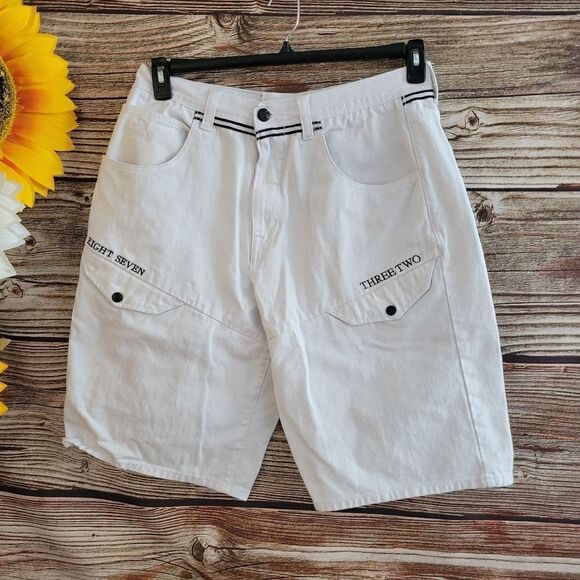 "Eight 732" men's shorts Size: 38. White/black lettering Pre-owned - Picture 2 of 7